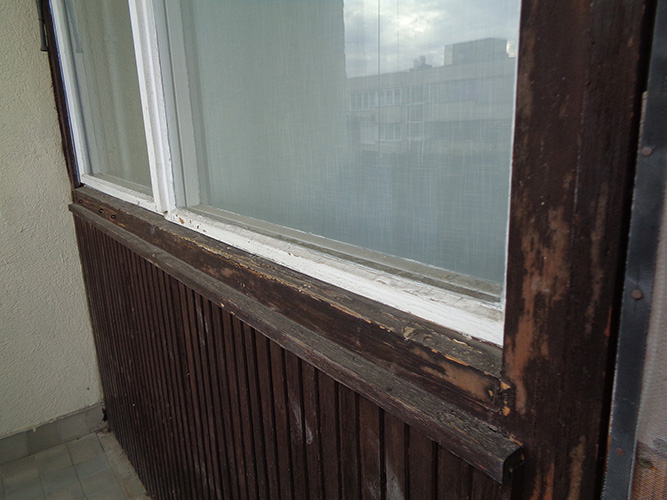 M�sf�l szob�s v�ci t�vf�t�ses panellak�s ablak