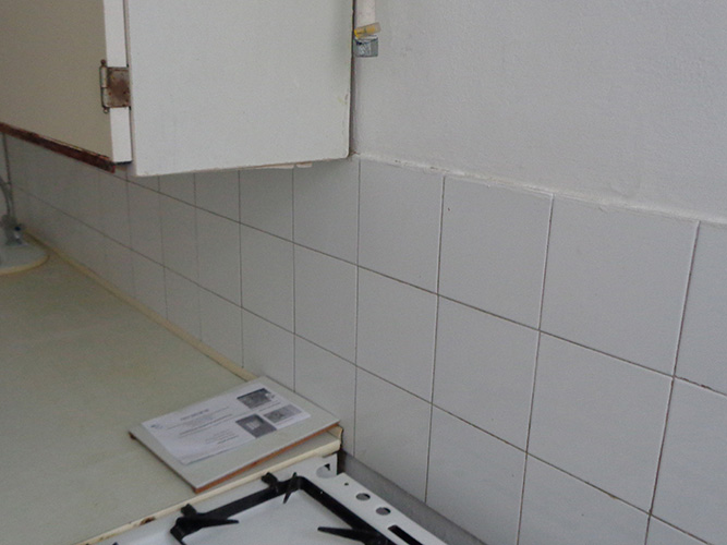 M�sf�l szob�s v�ci t�vf�t�ses panellak�s g�z